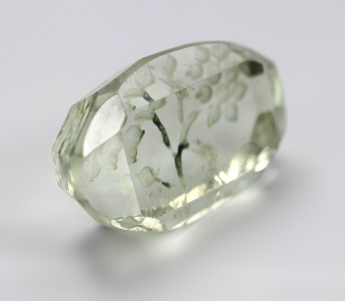 Резной зеленый аметист 11,32 карата