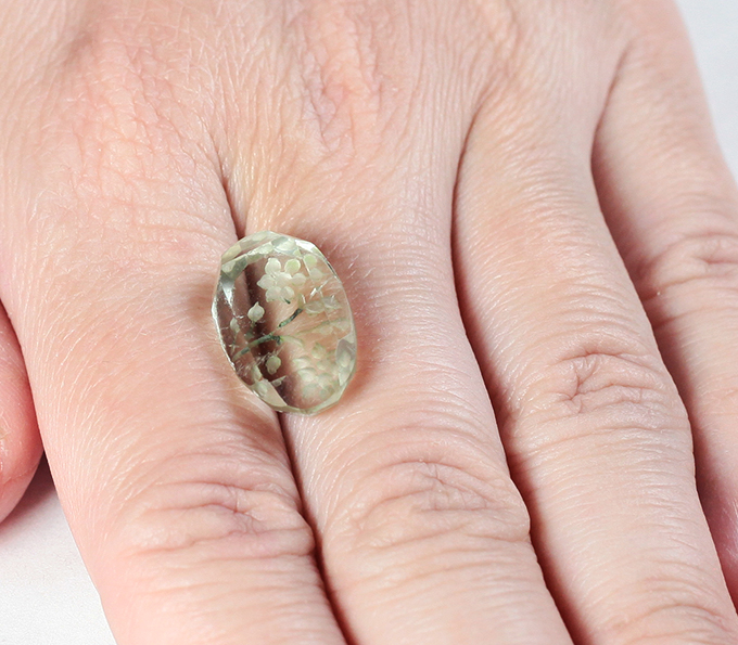 Резной зеленый аметист 11,32 карата