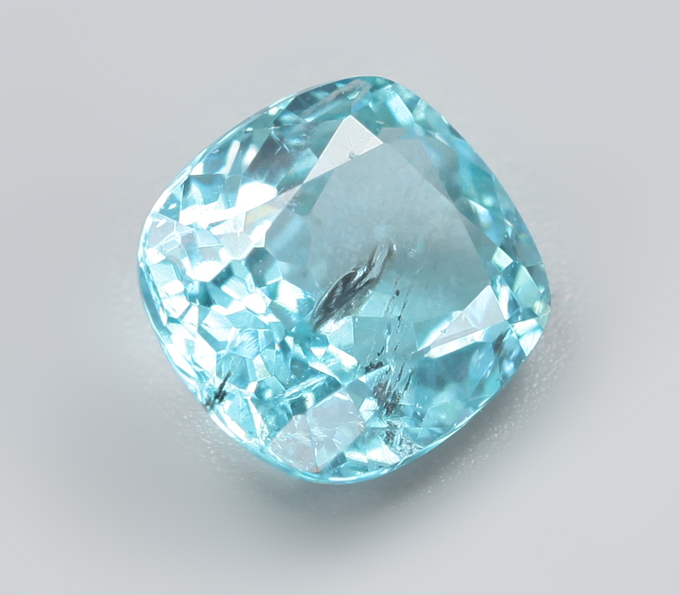 Неоново-голубой апатит 3,05 карата