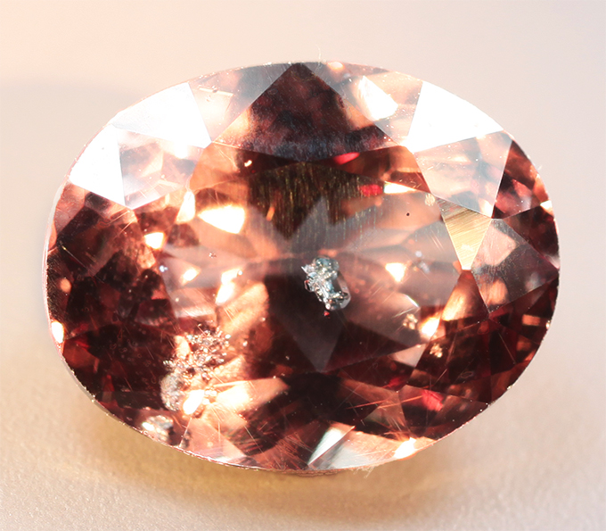 Гранат со сменой цвета 1,65 карата