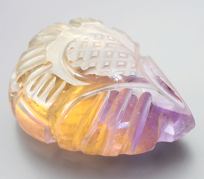 Крупный! Резной аметрин 112,2 карата