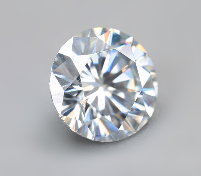 Топовая огранка! Бесцветный муассанит 0,94 карата