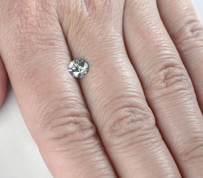 Бесцветный муассанит 0,94 карата