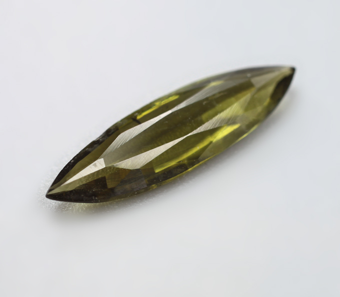 Желто-зеленый турмалин 1,09 карата