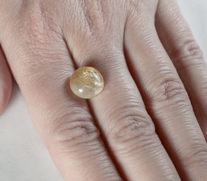 Кварц с золотистым рутилом 7,98 карата