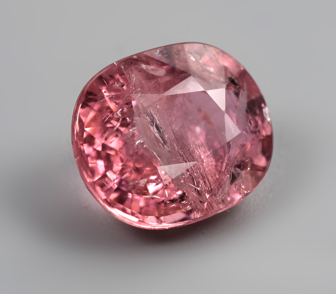 Пурпурно-розовый турмалин 3,89 карата