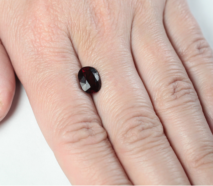 Насыщенный родолит 3,45 карата