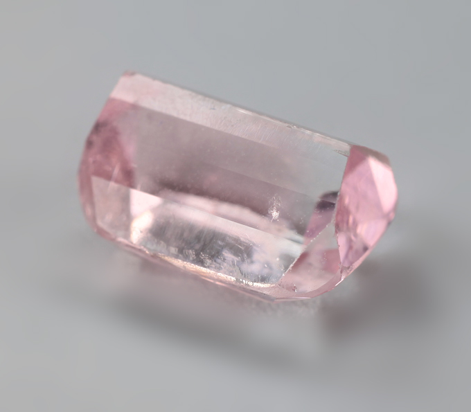 Полихромный турмалин 2,6 карата