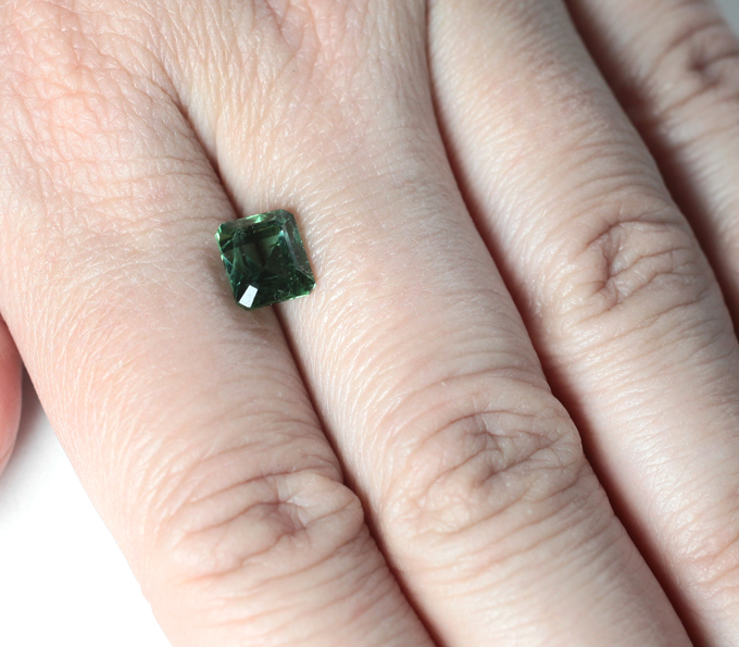 Синевато-зеленый турмалин 2,63 карата