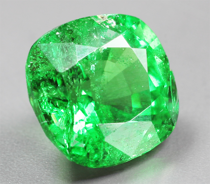 Неоново-зеленый цаворит 1,41 карата