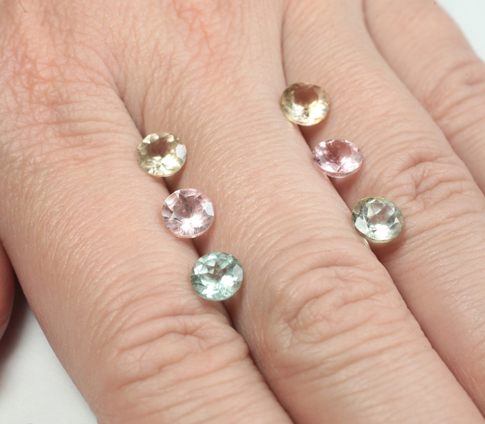 Набор из 6 разноцветных турмалинов 5,27 карата