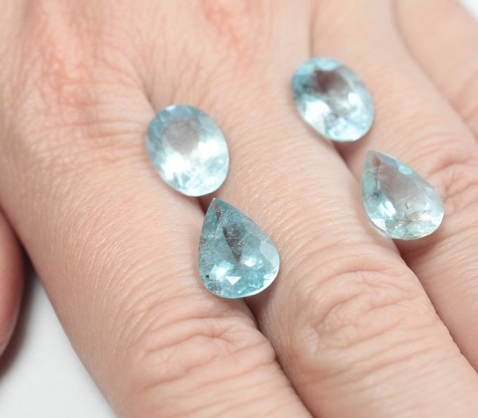 Крупный набор из 4 насыщенных аквамаринов 14,38 карата