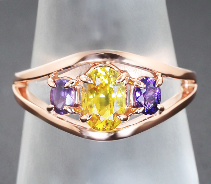 Комплект с ярко-желтыми и пурпурными сапфирами 5,04 карата