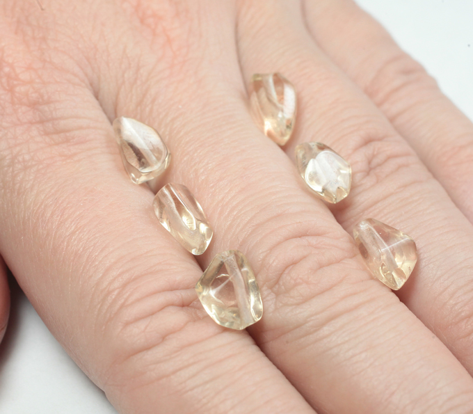 Крупный набор орегонских солнечных камней авторской огранки 12,67 карата! Эффект Шиллера!