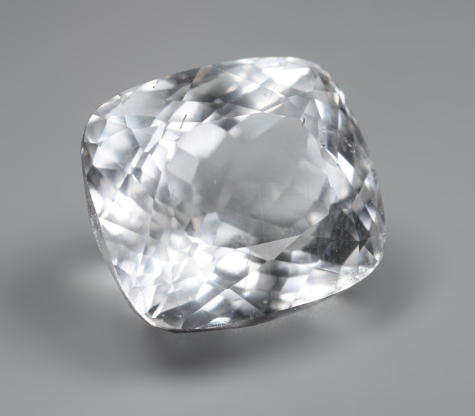 Крупный гошенит  высокой чистоты 17,85 карата