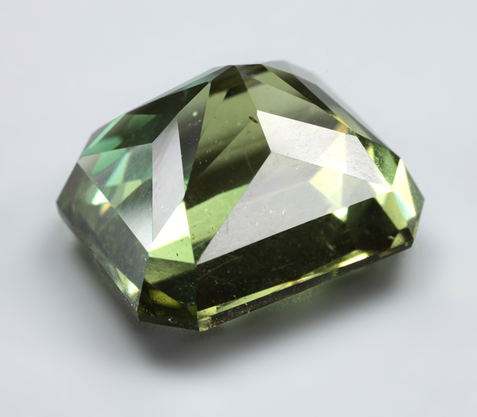 Крупный! Неоново-зеленый апатит 25,08 карата