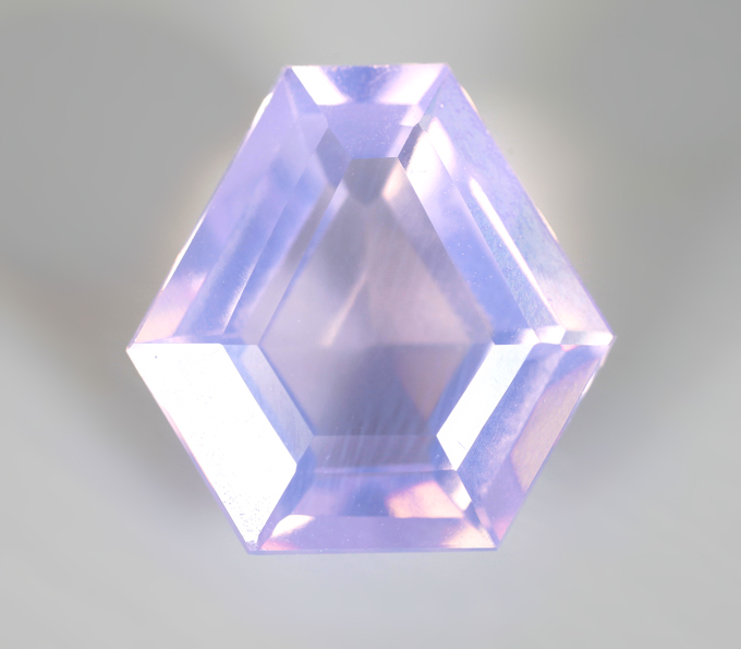 Кулон с чистейшим лавандовым аметистом авторской огранки 4,88 карата