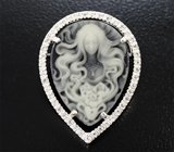 Кулон с агатовой камеей на долерите 8,19 карата и бесцветными цирконами