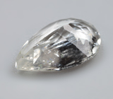 Бесцветный скаполит со сменой цвета 0,87 карата