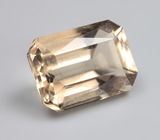 Желтый скаполит со сменой цвета 2,46 карата