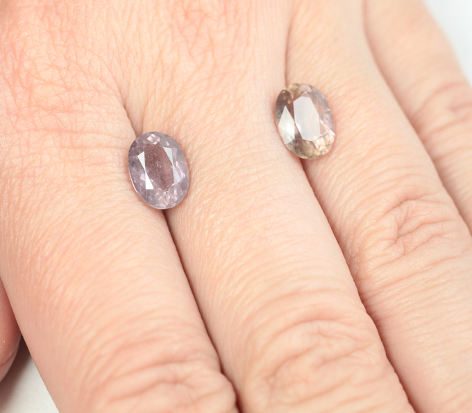 Пара скаполитов со сменой цвета 3,65 карата