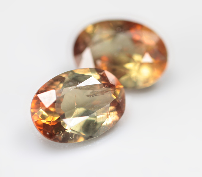 Пара андалузитов 1,18 карата