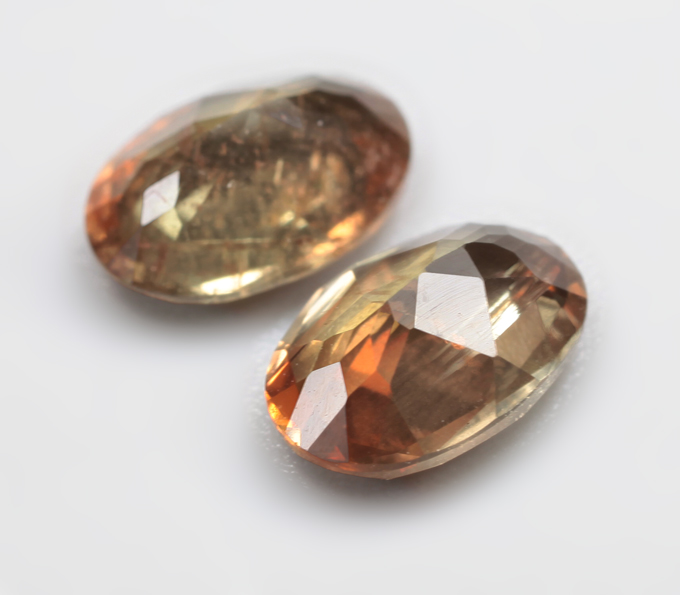 Пара андалузитов 1,18 карата