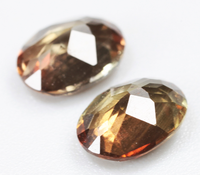 Пара андалузитов 1,24 карата