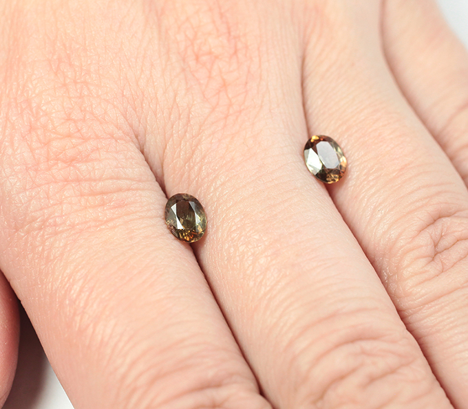 Пара андалузитов 1,24 карата