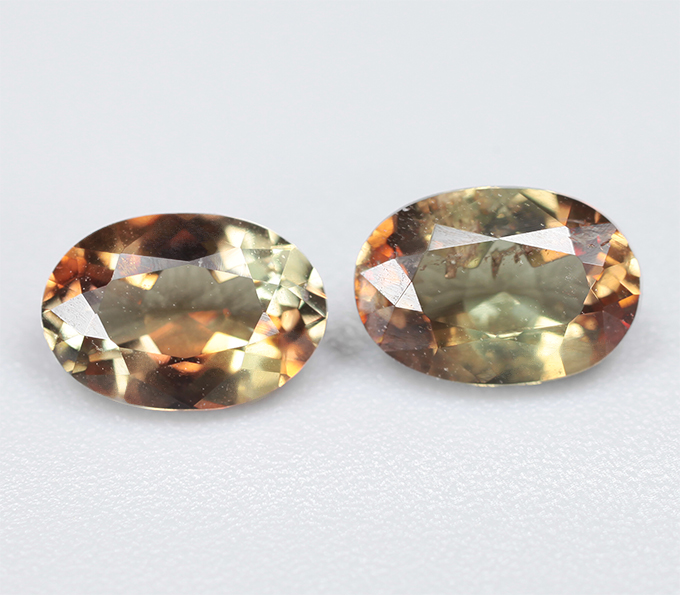 Пара андалузитов 1,17 карата