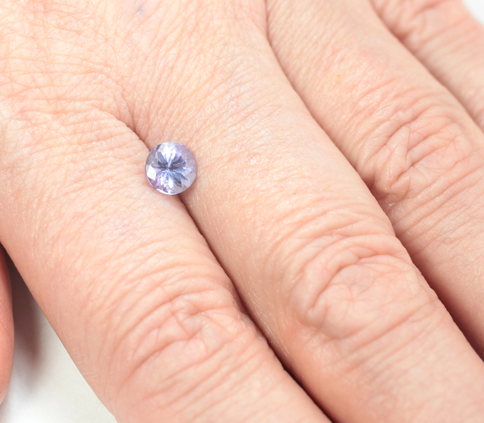 Яркий насыщенный цоизит 0,86 карата