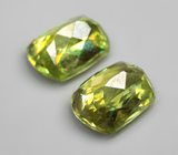 Пара желтовато-зеленых сфенов 2,07 карата