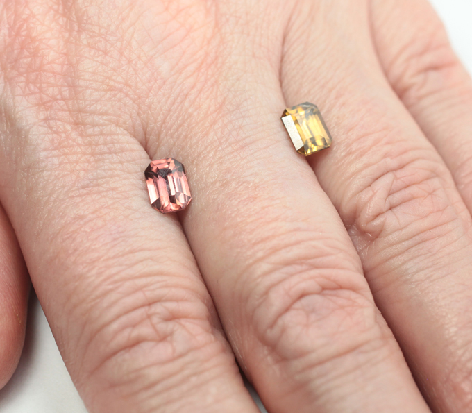 Пара цирконов высокой чистоты 2,81 карата