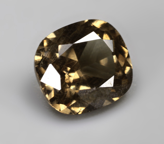 Гранат со сменой цвета 1,13 карата