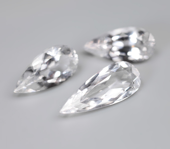 Редкий набор из 3 данбуритов высокой чистоты 6,15 карата