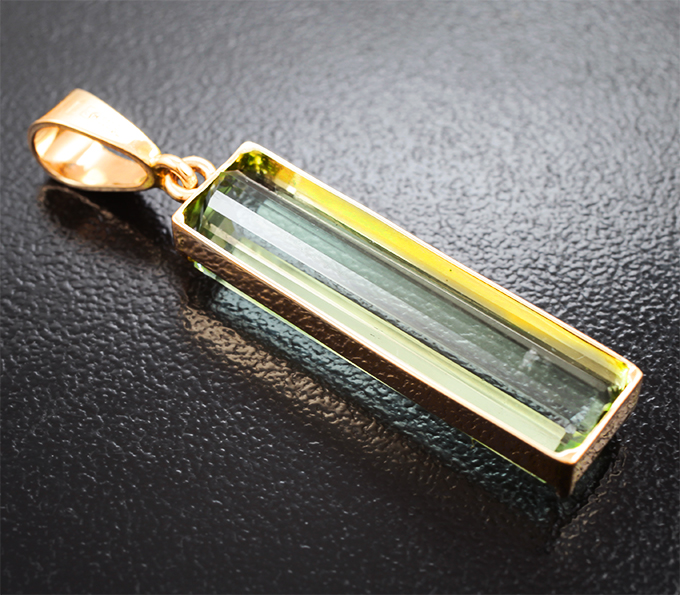 Кулон с крупным зеленым турмалином 14,52 карата