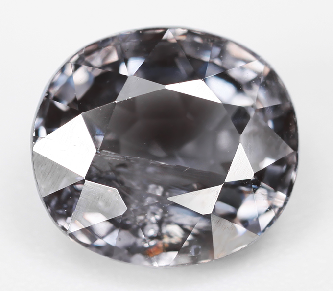 Титановая шпинель со сменой цвета 2,41 карата