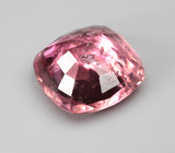 "Неоновая" розовая шпинель 1,35 карата