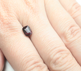 Вишневая шпинель 1,53 карата