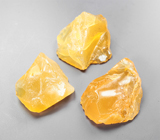 Набор из 3 неограненных «солнечных» опалов 21,88 карата