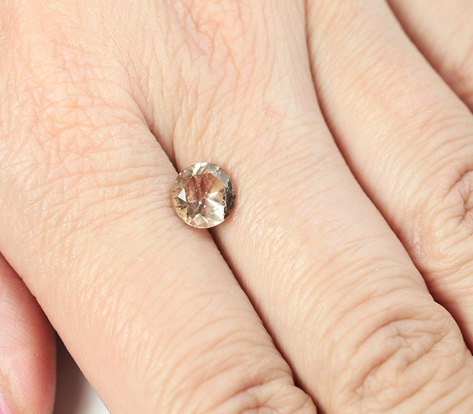 Орегонский солнечный камень 1,42 карата! Эффект Шиллера