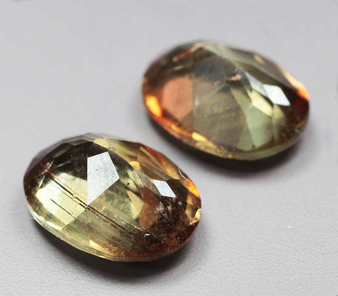 Пара андалузитов 1,49 карата