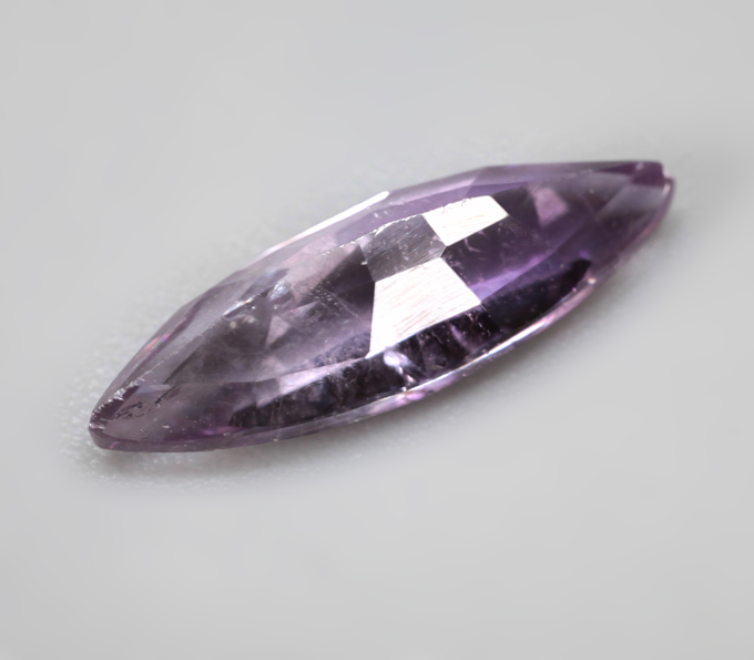 Зултанит эффектной огранки 1,24 карата