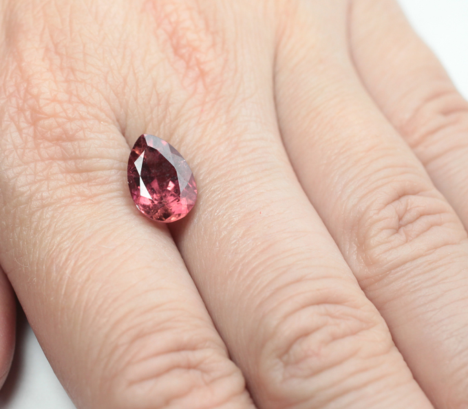 Красный турмалин 4,03 карата