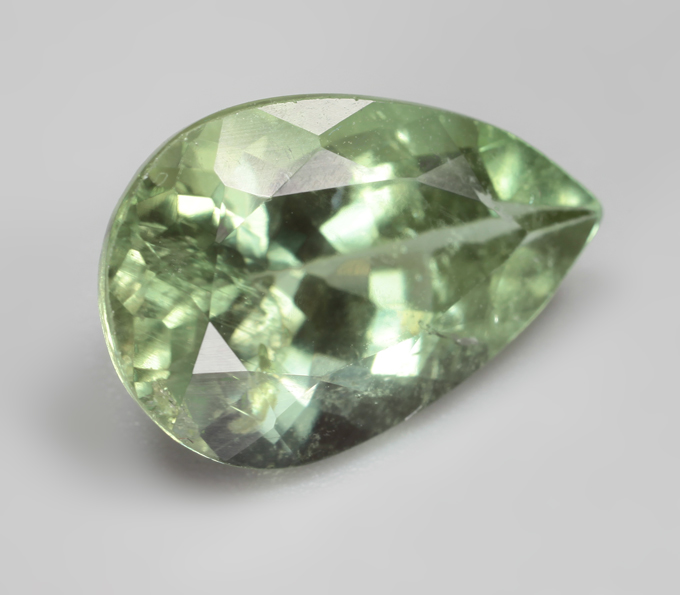 Неоново-зеленый турмалин 4,59 карата