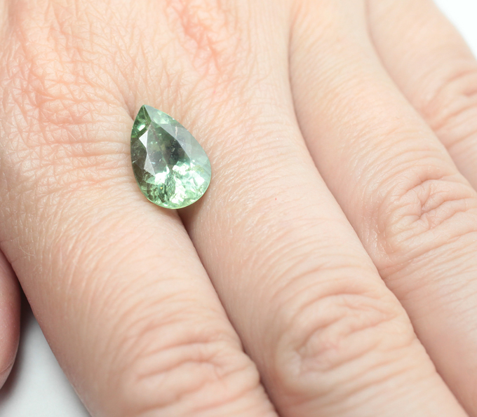 Неоново-зеленый турмалин 4,59 карата