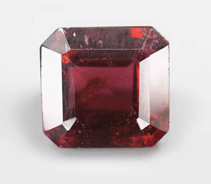 Рубеллит турмалин 3,76 карата