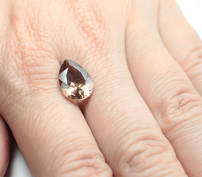 Оранжевато-желтый турмалин 4,28 карата