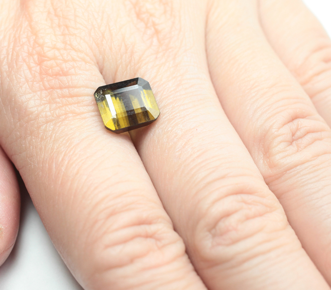 Желтый турмалин высокой чистоты 4,77 карата