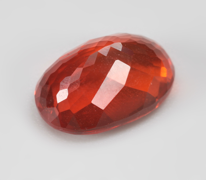 Чистейший мексиканский ограненный «огненный» опал 2,41 карата